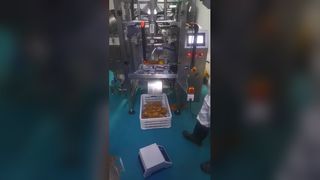 Máquina envasadora automática de salsa de 500 g | Solución de embalaje de formulario, llenado y sellado vertical (VFFS)