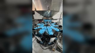 Máquina automática de envasado de bolsas prefabricadas rotativas para gránulos de alumbre de 300 g